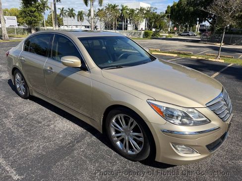 Used 2012 Hyundai Genesis 3.8 w/ Premium Pkg image 2