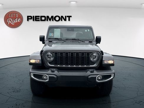 Certified 2024 Jeep Gladiator Sport image 4