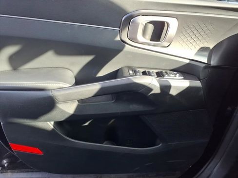 Used 2025 Kia Sorento EX w/ Panoramic Sunroof Package image 23