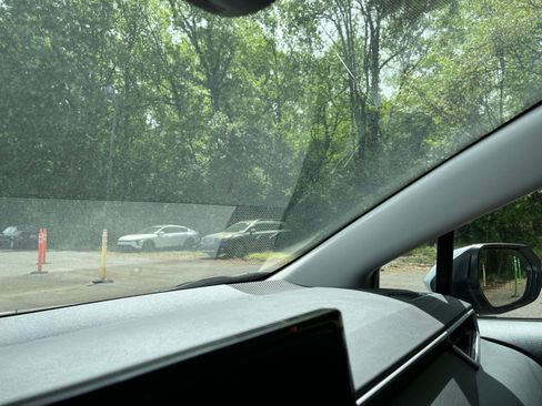 Used 2025 Toyota Corolla LE image 33