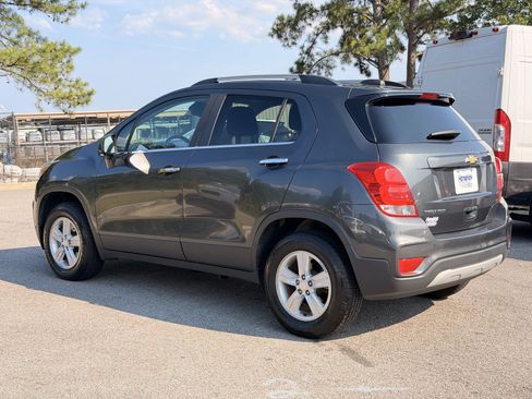Used 2020 Chevrolet Trax LT w/ LT Convenience Package AWD/4WD image 10