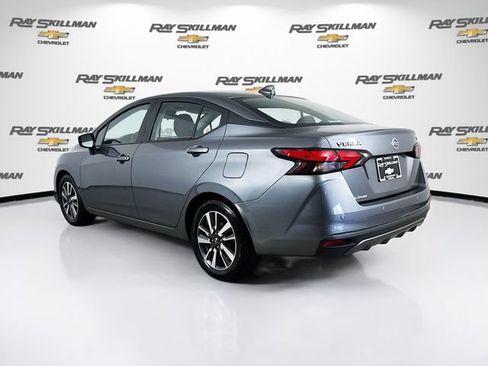 Used 2022 Nissan Versa SV FWD image 5