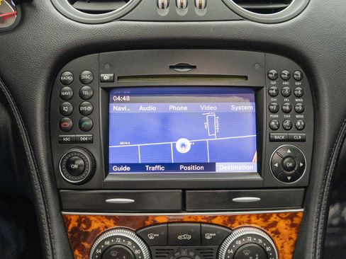 Used 2011 Mercedes-Benz SL 63 AMG image 17