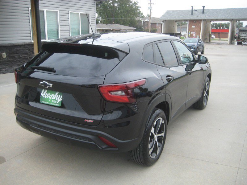 Used 2026 Chevrolet Trax RS w/ Sunroof Package FWD image 7