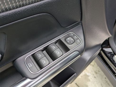 Used 2023 Mercedes-Benz GLA 250 4MATIC image 12