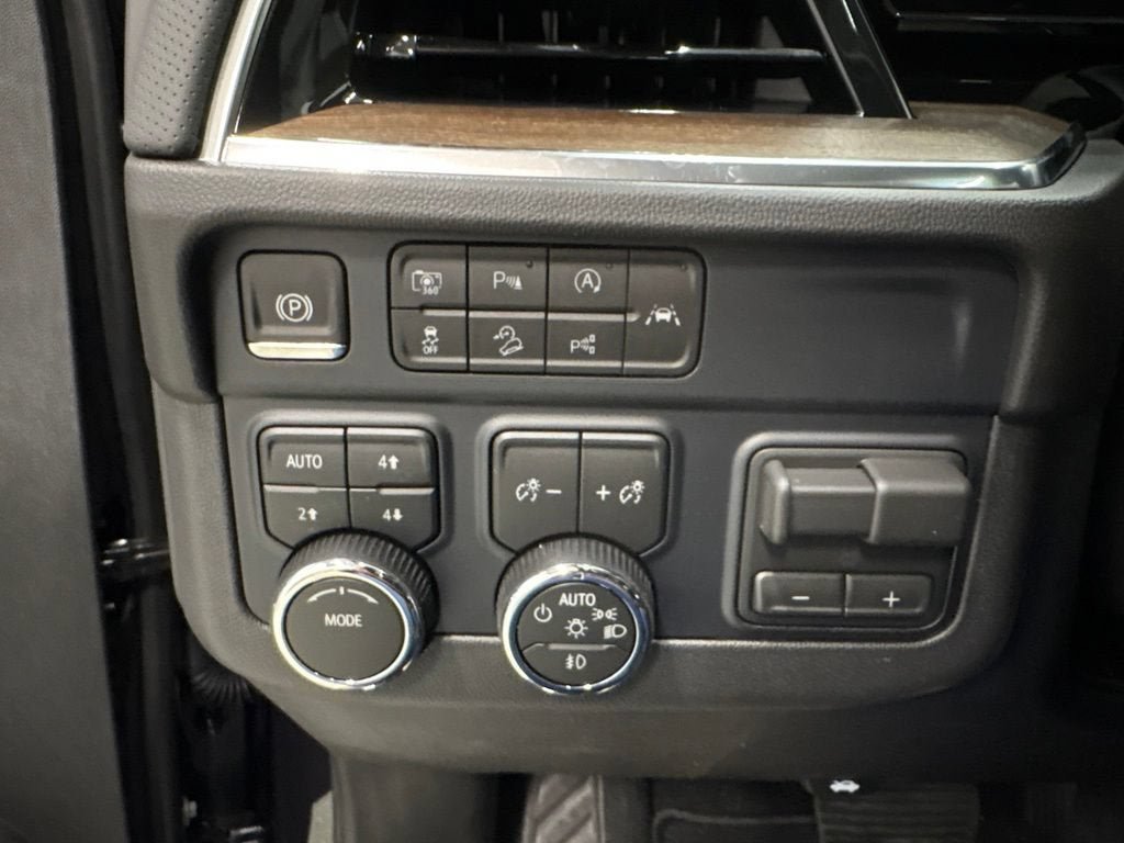 New 2026 Chevrolet Tahoe High Country w/ Sun And Tow Package AWD/4WD image 24