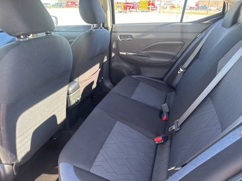 Used 2023 Nissan Versa SV image 19