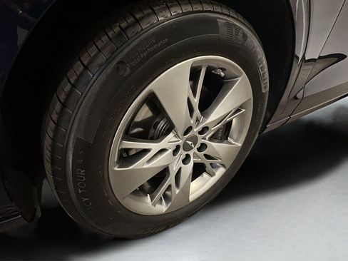 Certified 2025 Genesis GV70 3.5T Sport image 4