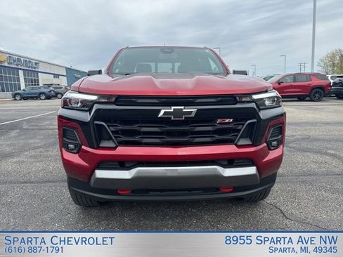 Used 2023 Chevrolet Colorado Z71 w/ Z71 Convenience Package 2 AWD/4WD image 8