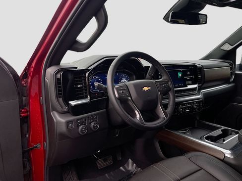 Used 2025 Chevrolet Silverado 3500 High Country AWD/4WD image 9
