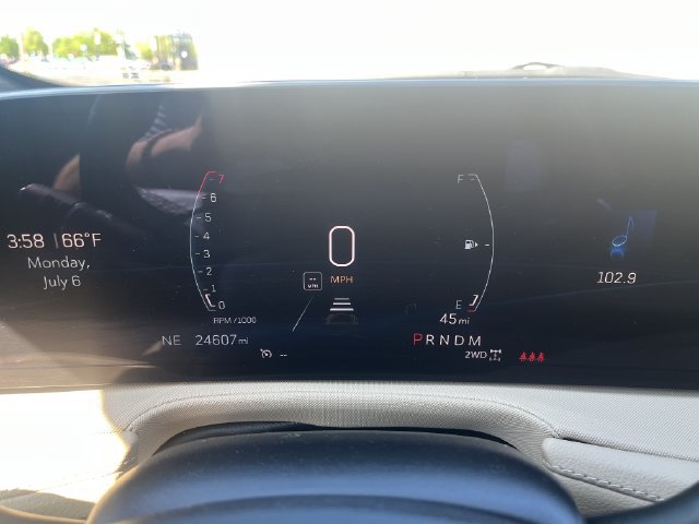 Used 2024 Cadillac XT4 Luxury w/ Cold Weather Package AWD/4WD image 19