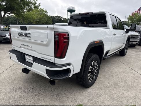 Used 2024 GMC Sierra 2500 Denali Ultimate AWD/4WD image 7