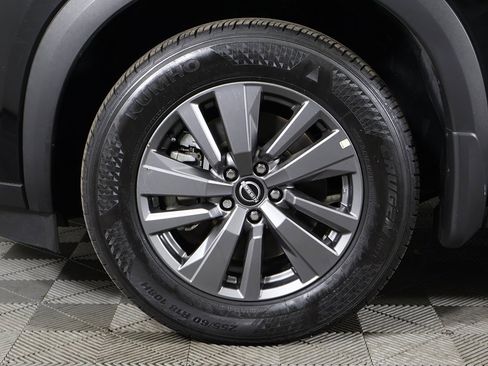 Used 2024 Nissan Pathfinder S image 18