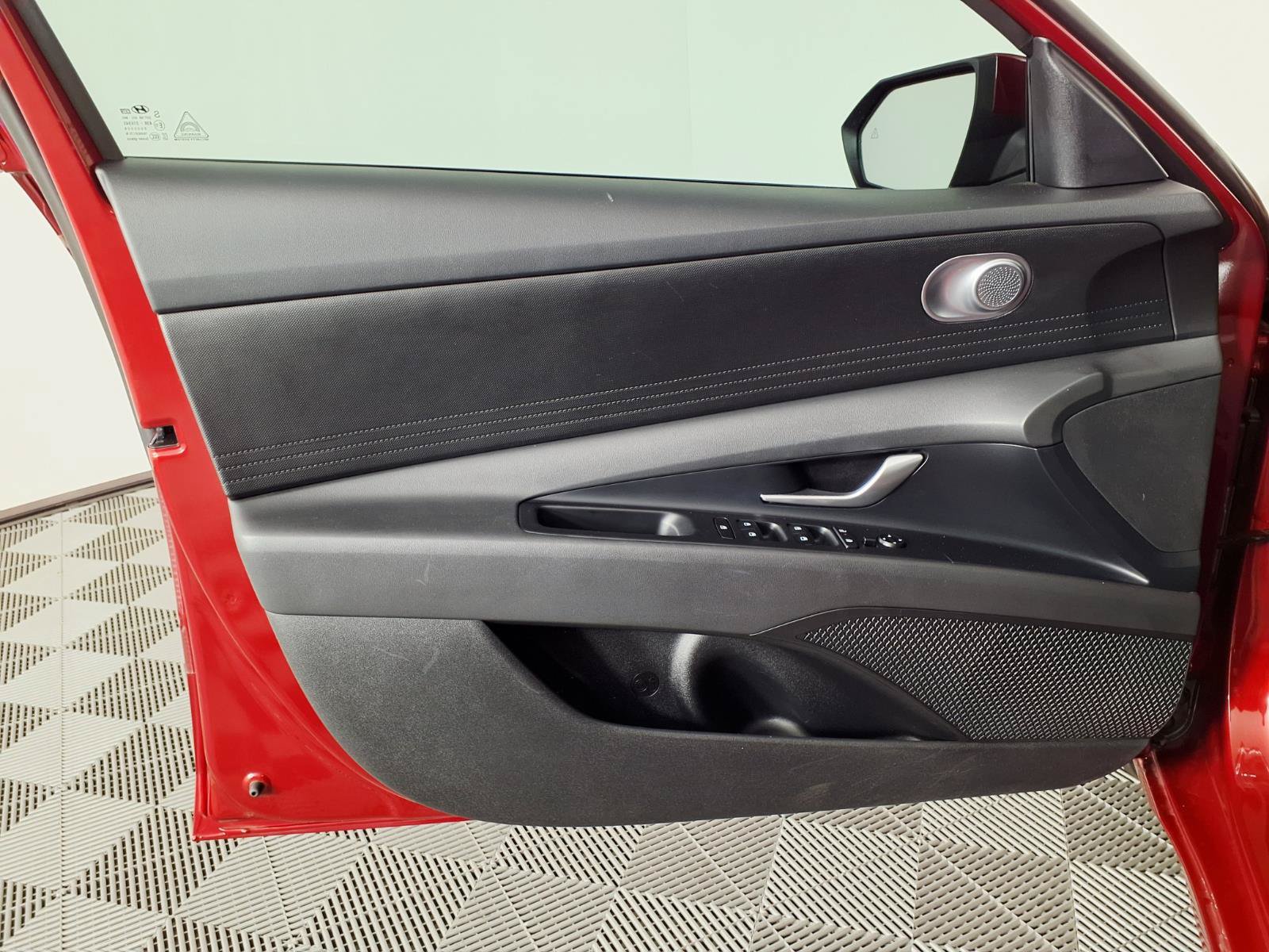 Certified 2026 Hyundai Elantra SE FWD image 16