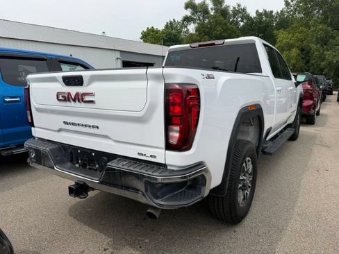 Used 2024 GMC Sierra 2500 SLE w/ SLE Convenience Package AWD/4WD image 3