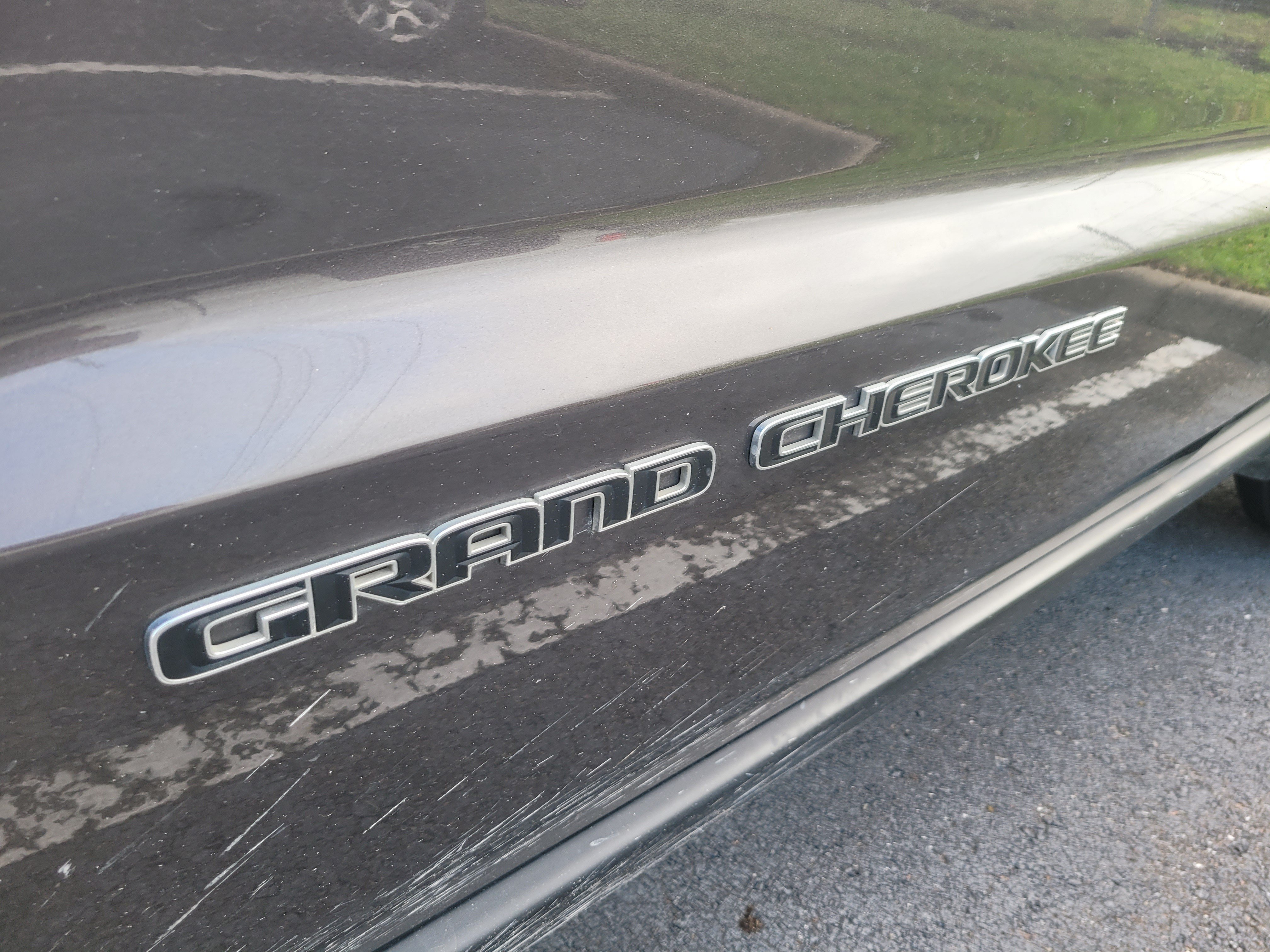 Used 2021 Jeep Grand Cherokee Laredo AWD/4WD image 9