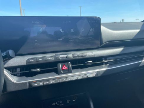 Used 2025 Kia K4 LXS image 17