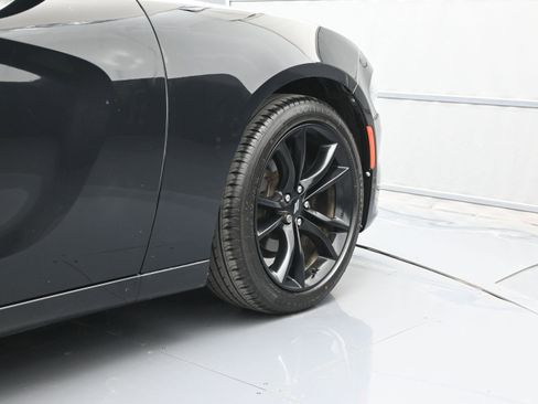 Used 2018 Dodge Charger SXT w/ Blacktop Package RWD image 44