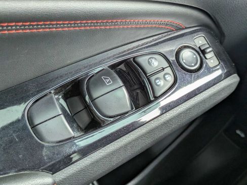 Used 2023 Nissan Altima 2.5 SR FWD image 13