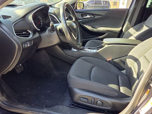 Used 2022 Chevrolet Malibu RS FWD image 9
