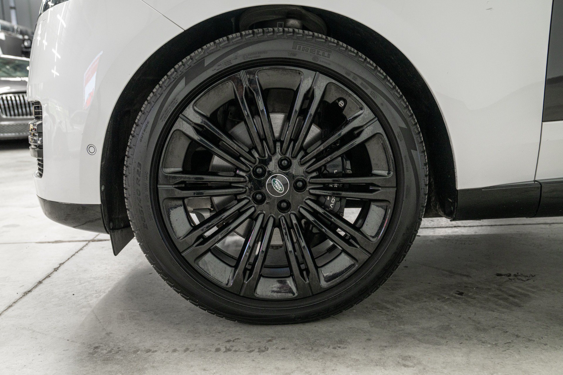 Used 2023 Land Rover Range Rover Long Wheelbase SE AWD/4WD image 9