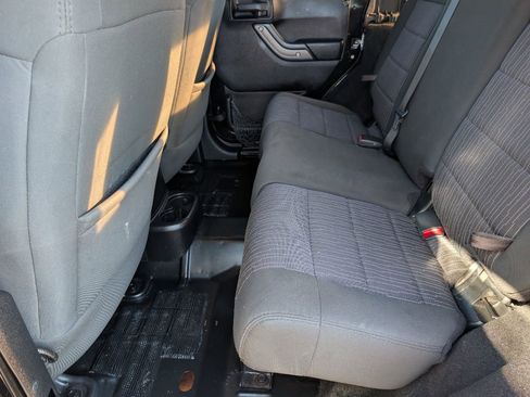 Used 2012 Jeep Wrangler Unlimited Sport image 8