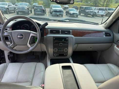 Used 2008 GMC Sierra 3500 SLT w/ EZ-Lift Tailgate Package RWD image 19