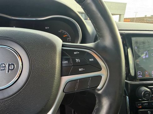 Used 2019 Jeep Grand Cherokee Altitude AWD/4WD image 31