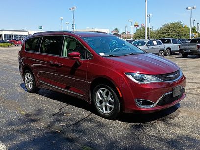 Used 2020 Chrysler Pacifica Touring-L w/ Tire & Wheel Group