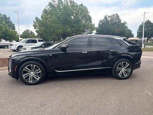 Used 2024 Cadillac Lyriq Luxury AWD/4WD image 2