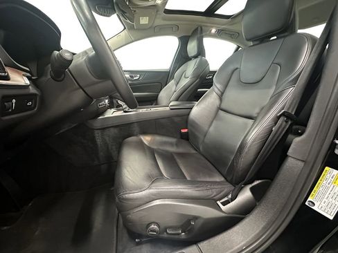 Used 2020 Volvo S60 T5 Momentum FWD image 10