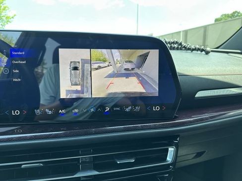 Used 2026 Chevrolet Traverse RS FWD image 18