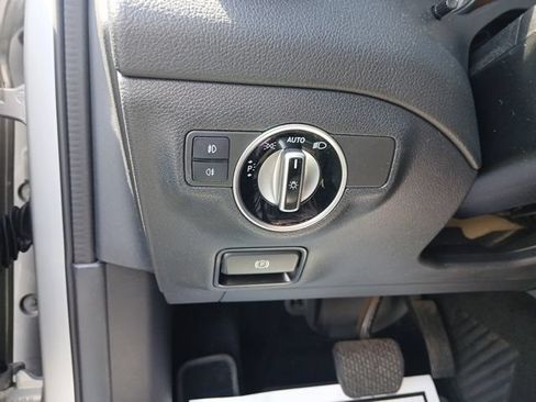 Used 2018 Mercedes-Benz GLA 250 4MATIC image 39