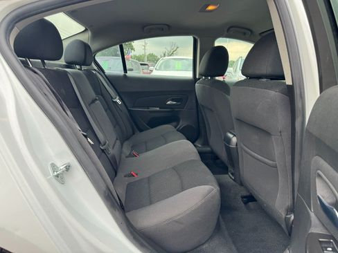 Used 2016 Chevrolet Cruze LT FWD image 17