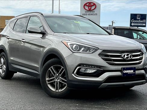 Used 2017 Hyundai Santa Fe Sport image 2