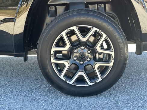 Used 2025 RAM 1500 Laramie image 19