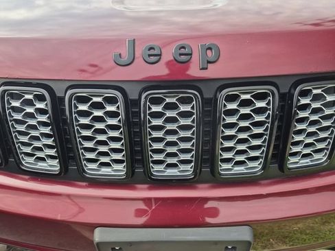 Used 2018 Jeep Grand Cherokee Altitude AWD/4WD image 12