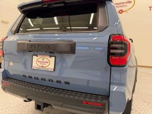 New 2026 Toyota 4Runner SR5 AWD/4WD image 29