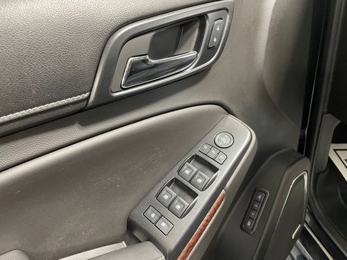 Used 2017 GMC Yukon SLT image 13