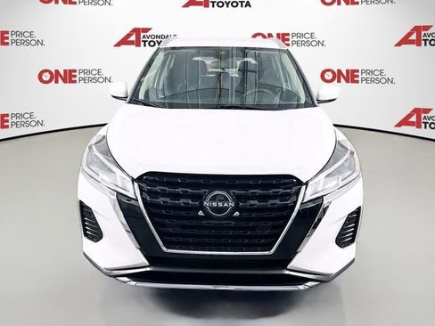 Used 2024 Nissan Kicks SV image 2