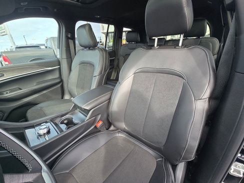 New 2026 Jeep Grand Cherokee Altitude image 26