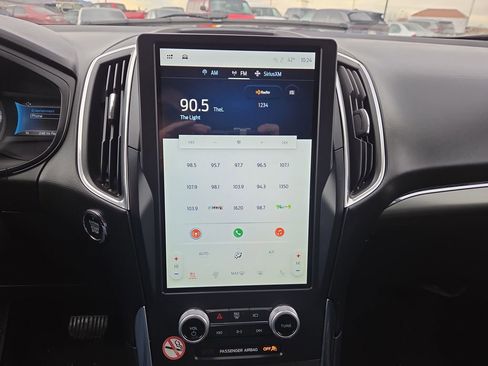 Used 2023 Ford Edge Titanium image 17