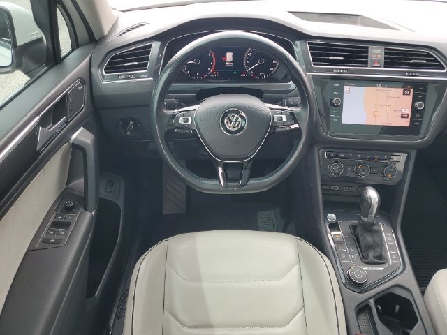 Used 2018 Volkswagen Tiguan SEL Premium AWD/4WD image 29