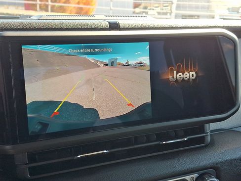 Certified 2024 Jeep Gladiator Sport image 17