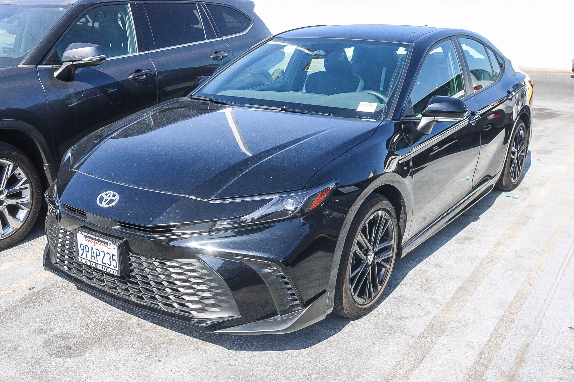 Certified 2025 Toyota Camry SE w/ Convenience Package FWD image 5