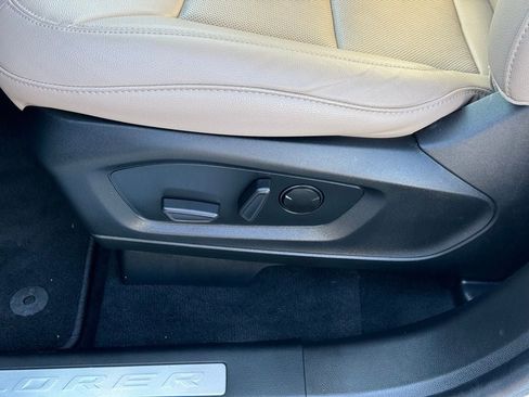 Used 2022 Ford Explorer Limited w/ Limited Technology Package image 22