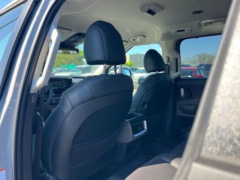New 2026 Kia Carnival EX FWD image 11