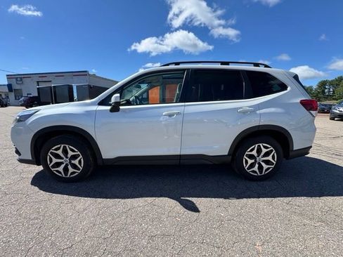 Used 2022 Subaru Forester Premium AWD/4WD image 4