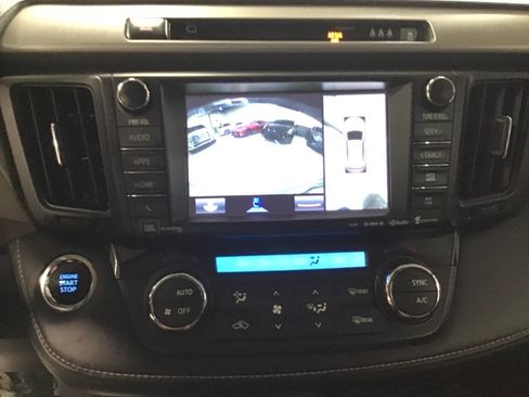 Used 2017 Toyota RAV4 Platinum FWD image 16