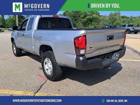 Used 2021 Toyota Tacoma SR AWD/4WD image 4